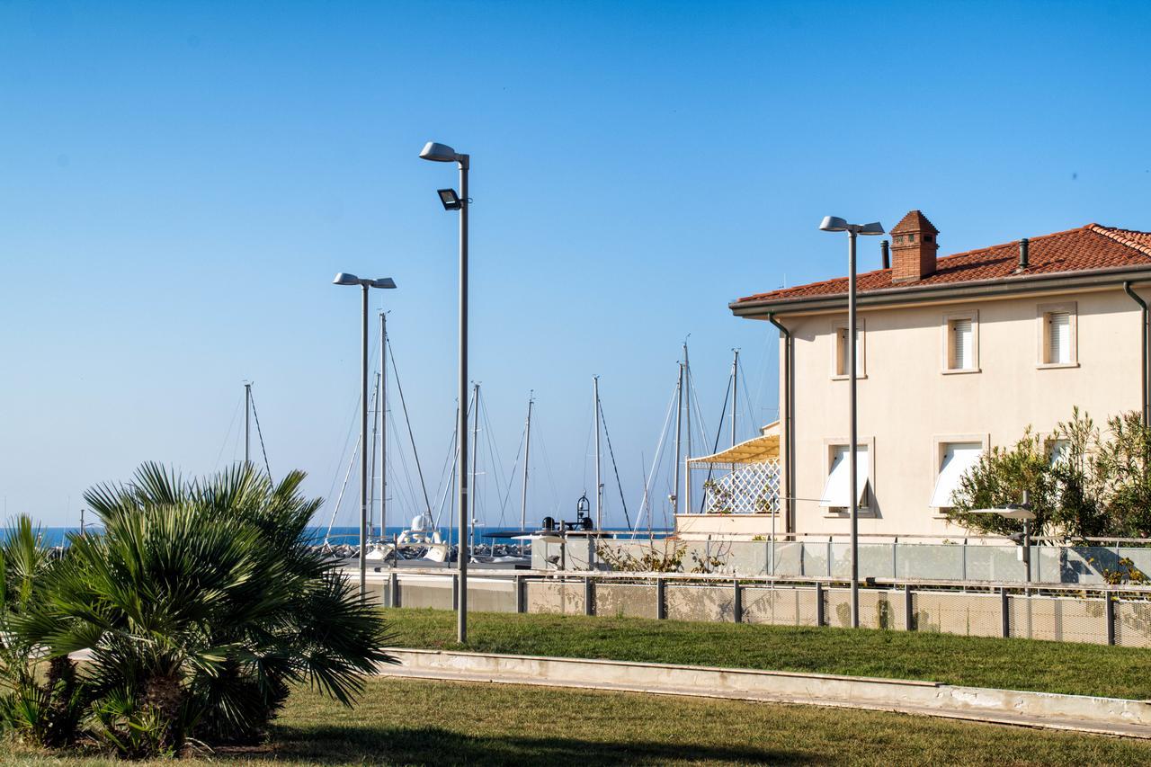 Residence Villa Livia San Vincenzo Exteriör bild